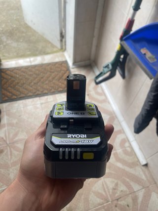 Batería y Cargador Ryobi ONE+ 18V 4.0Ah