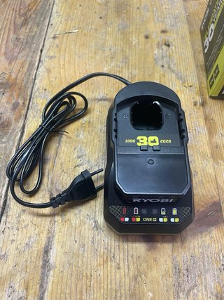 Batería y Cargador Ryobi ONE+ 18V 4.0Ah