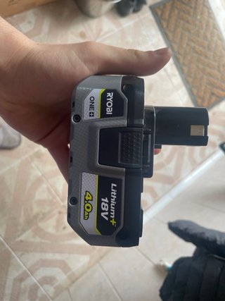 Batería y Cargador Ryobi ONE+ 18V 4.0Ah