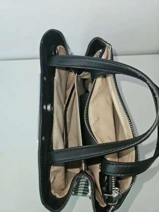 Bolso Guess Cuadros Flores y Brillantes