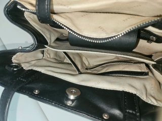 Bolso Guess Cuadros Flores y Brillantes