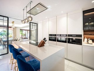 Chalet en alquiler en Los Naranjos - Las Brisas en Marbella