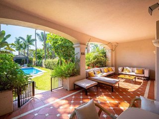 Chalet en alquiler en Los Naranjos - Las Brisas en Marbella