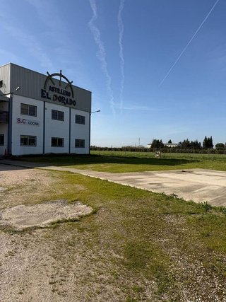 Nave industrial en venta en Cantillana