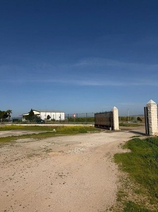 Nave industrial en venta en Cantillana