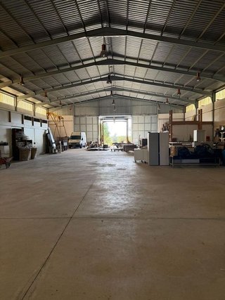 Nave industrial en venta en Cantillana