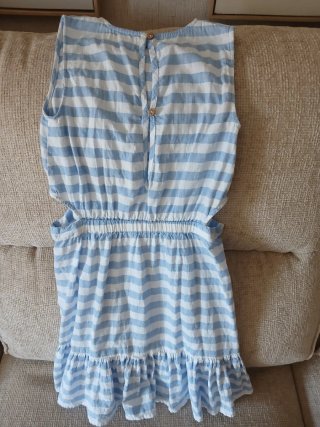 Vestido de rayas azul y blanco
