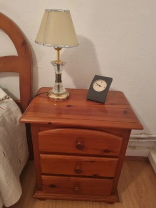 Habitación: Cama, Mesitas y Armario