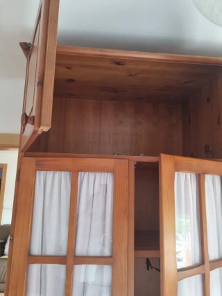 Habitación: Cama, Mesitas y Armario