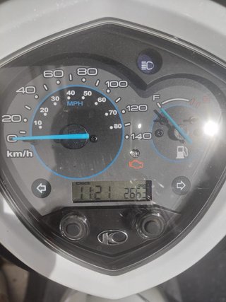 Moto 125cc color blanca. Kymco Agility