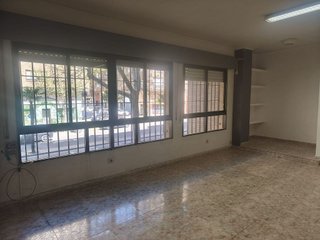 Local comercial en alquiler en Tres Olivos - La Piedad en Talavera de la Reina