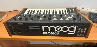 Moog Prodigy Sintetizador