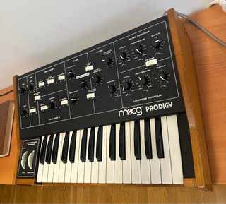 Moog Prodigy Sintetizador