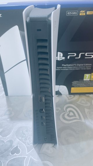PlayStation 5 Digital Edition 825GB Pari al nuovo