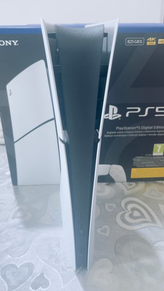 PlayStation 5 Digital Edition 825GB Pari al nuovo