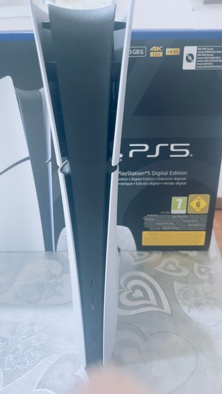 PlayStation 5 Digital Edition 825GB Pari al nuovo