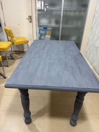 Mesa de comedor de madera maciza