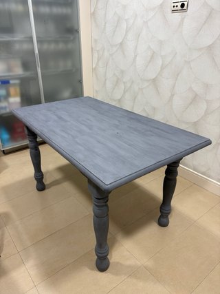 Mesa de comedor de madera maciza