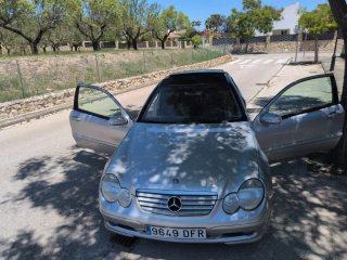 Mercedes-Benz c230 2005