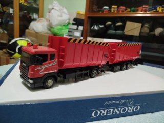 Camion Scania Rosso