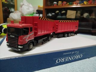 Camion Scania Rosso
