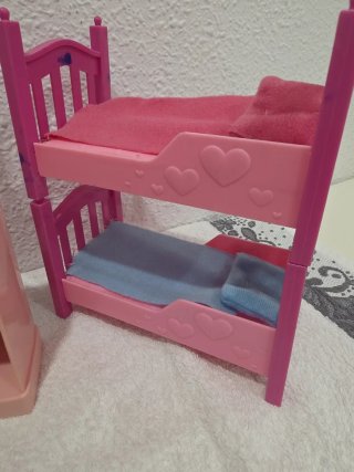Muebles de muñeca: Cama litera y escritorio