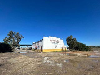 Local comercial en venta en La Hacienda - Nueva Andalucía en Dos Hermanas