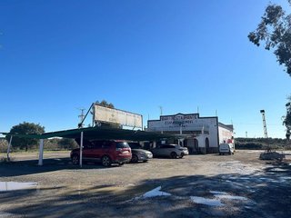 Local comercial en venta en La Hacienda - Nueva Andalucía en Dos Hermanas