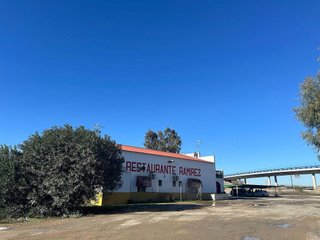 Local comercial en venta en La Hacienda - Nueva Andalucía en Dos Hermanas