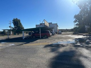 Local comercial en venta en La Hacienda - Nueva Andalucía en Dos Hermanas