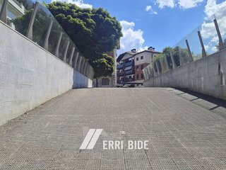 Garaje en venta en Mungia