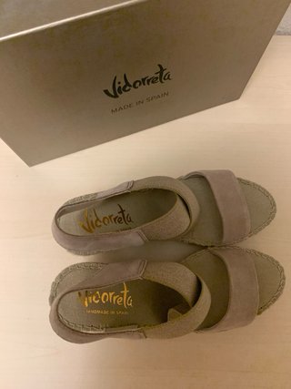 Sandalias cuña beige talla 37 Vidorreta nuevas