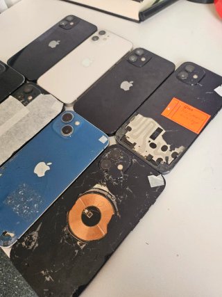 Lote 8 iPhone: 13, 12, 12 mini