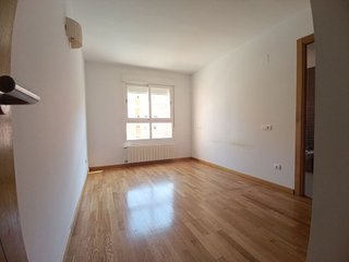 Piso en alquiler en Paus - Poligono San Blas en Alicante