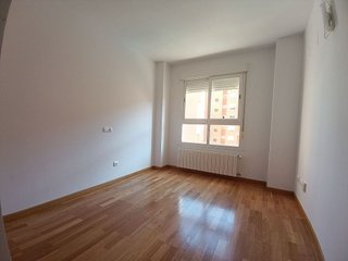 Piso en alquiler en Paus - Poligono San Blas en Alicante