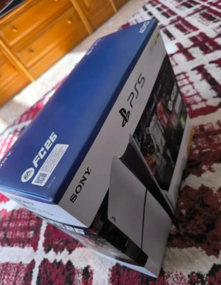 Sony PS5 impecable en su caja con 2 mandos