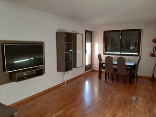 Estantería Volada Madera Grabada