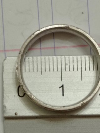Anillo de plata con línea curva