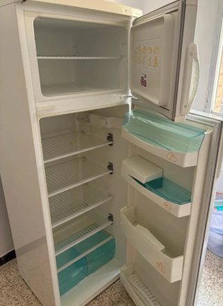 Nevera de dos puertas