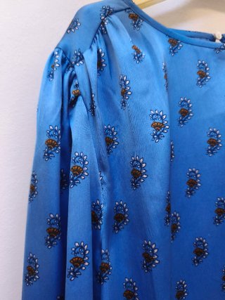 Blusa fina estampada azul