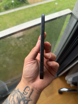 iPhone 16