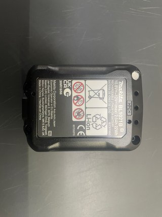 Atornillador Makita DF033D con batería y cargador