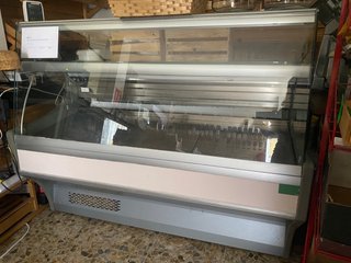 Nevera expositor refrigerada