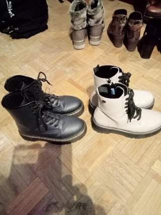 Botas Mustang Mujer Negras y Blancas