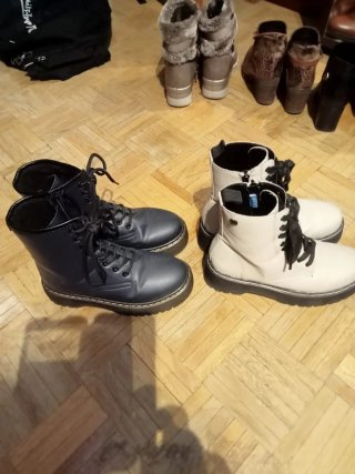 Botas Mustang Mujer Negras y Blancas