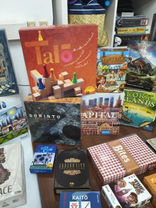 Lote de juegos de mesa variados