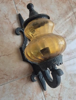 Candeeiro antigo de parede dourado
