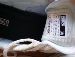 Zapatillas Munich Osaka Blancas y Doradas