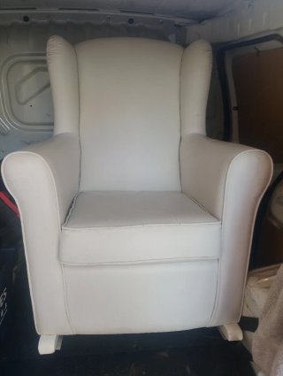 Sillón balancín blanco piel