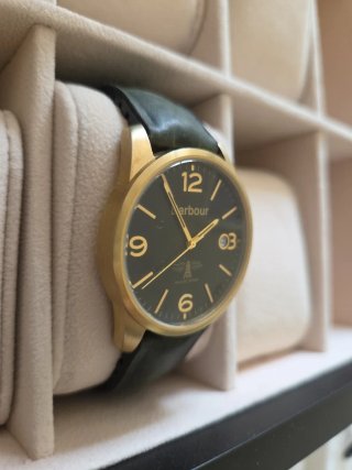 Reloj Barbour Dorado y Negro